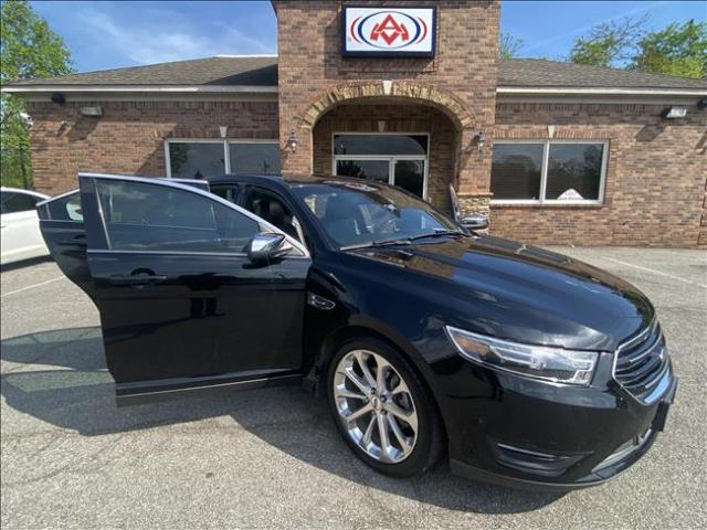 2016 Ford Taurus - Image 17