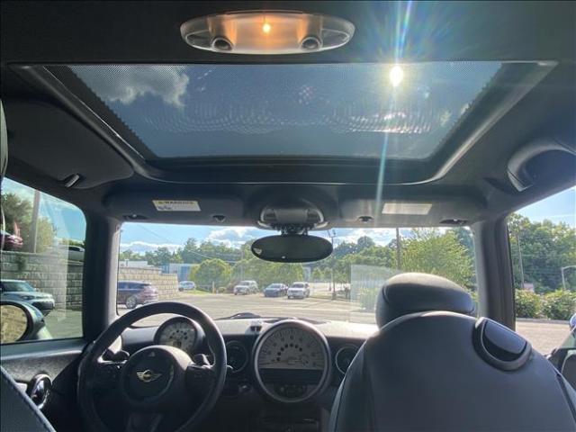 2011 MINI Hardtop - Image 12
