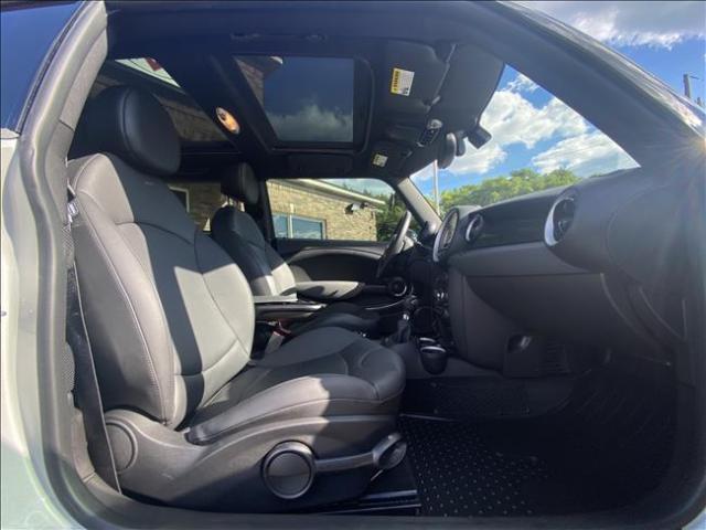 2011 MINI Hardtop - Image 16