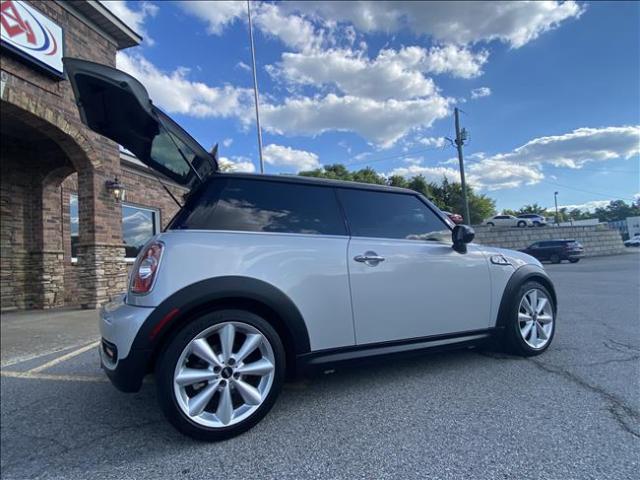 2011 MINI Hardtop - Image 22