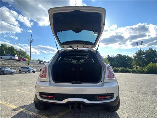2011 MINI Hardtop - Image 23