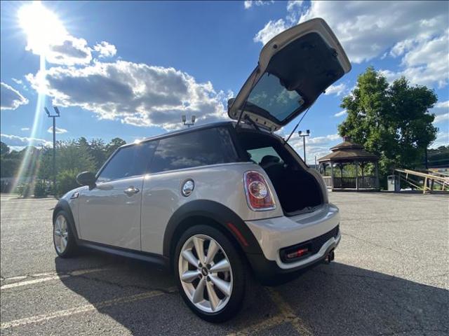 2011 MINI Hardtop - Image 24