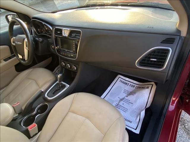2011 Chrysler 200 - Image 13