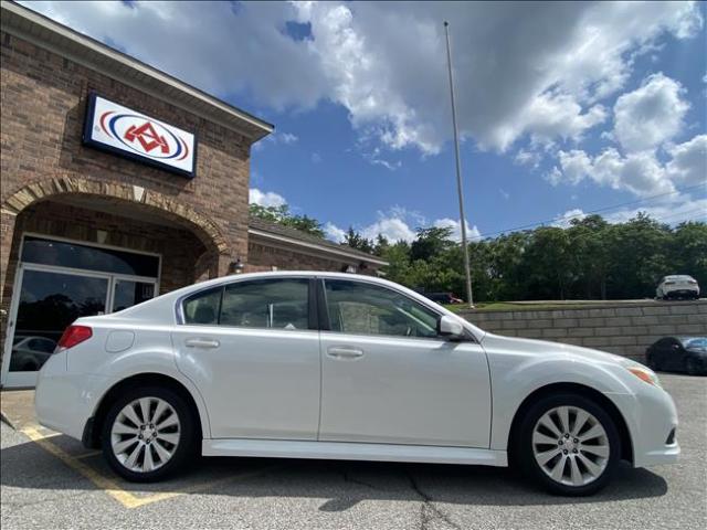 2011 Subaru Legacy - Image 2