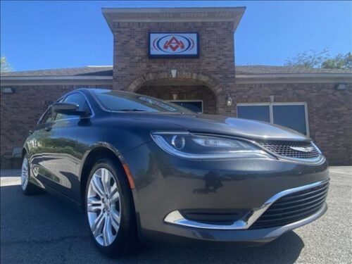 2015 Chrysler 200 at Auto Masters