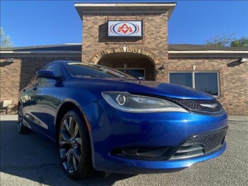 2015 Chrysler 200 at Auto Masters