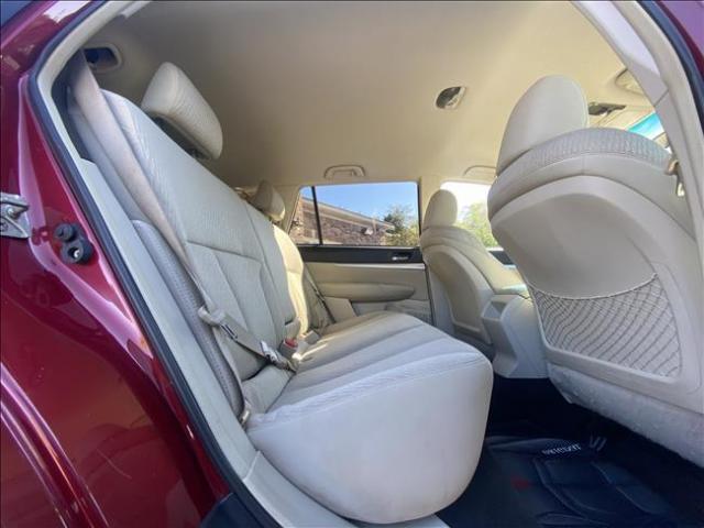 2011 Subaru Outback - Image 14