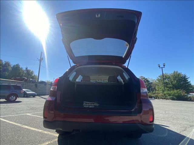 2011 Subaru Outback - Image 21